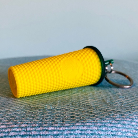 🍍STARBUCKS PINEAPPLE KEY CHAIN - Picture 2 of 4